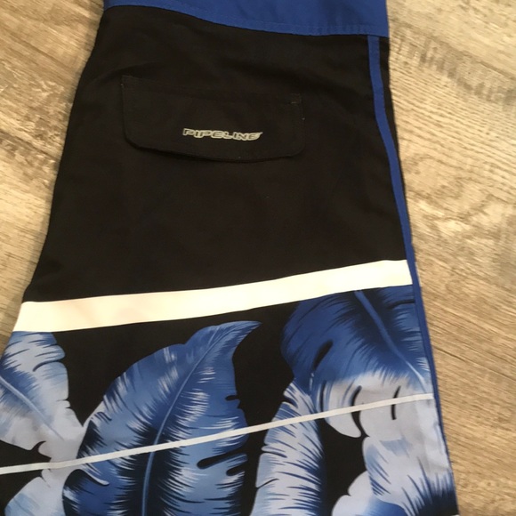 NWOT Pipeline men’s board shorts. - Picture 3 of 5
